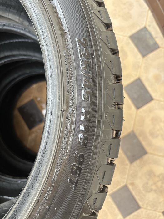 Kumho 225/45 R18 95T шина