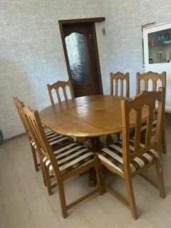 Стол со стульями круглый