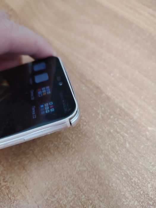 Продавам телефони Huawei P9 Lite mini & P20 lite