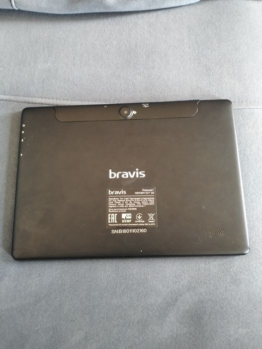Продам планшет Бравис