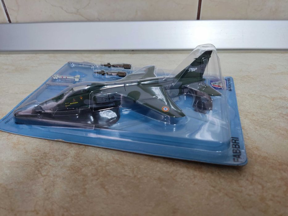 Avion metalic JaguarA scara 1:100