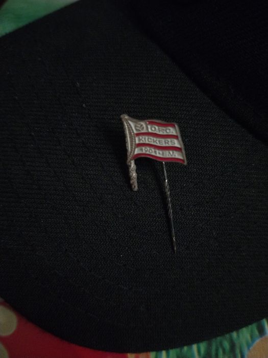 Broșă vintage O.F.C. Kickers 1901 e.V. - suvenir de colecție