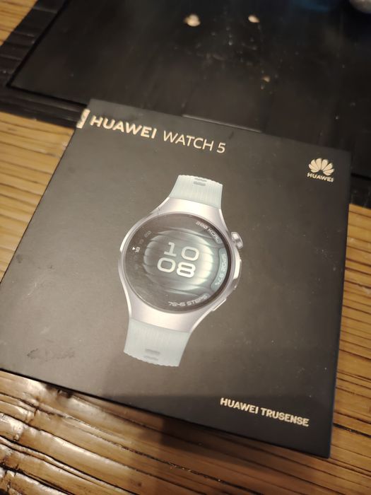 Huwwei watch 5  като нов !