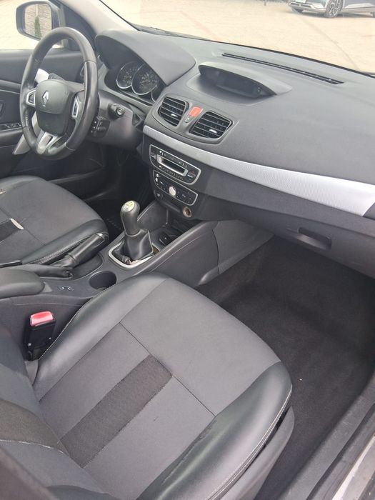 Vând Renault Megane 1.6 benzină