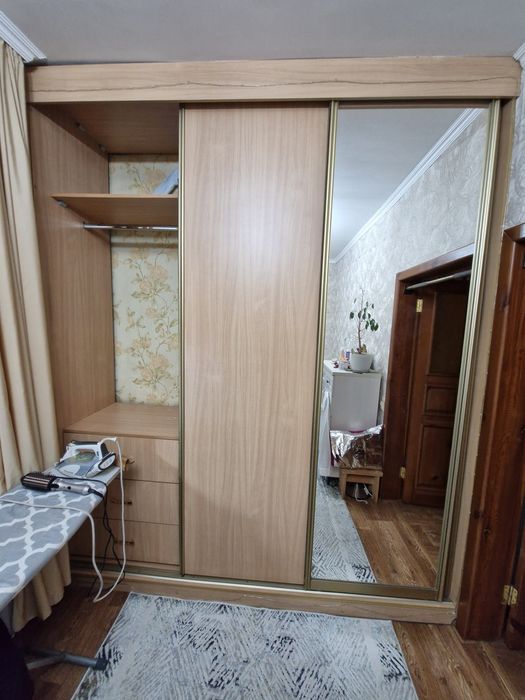 Шкаф купе 3 двери.