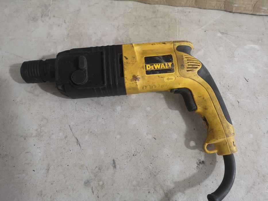 Перфоратор - Dewalt 600W \ 110V