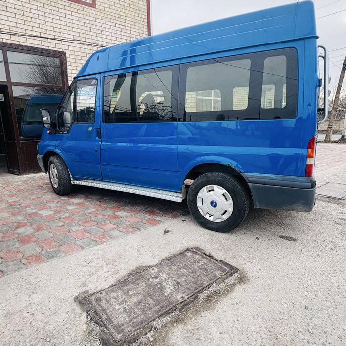 Форд транзит 2002 г 2,4 дизил