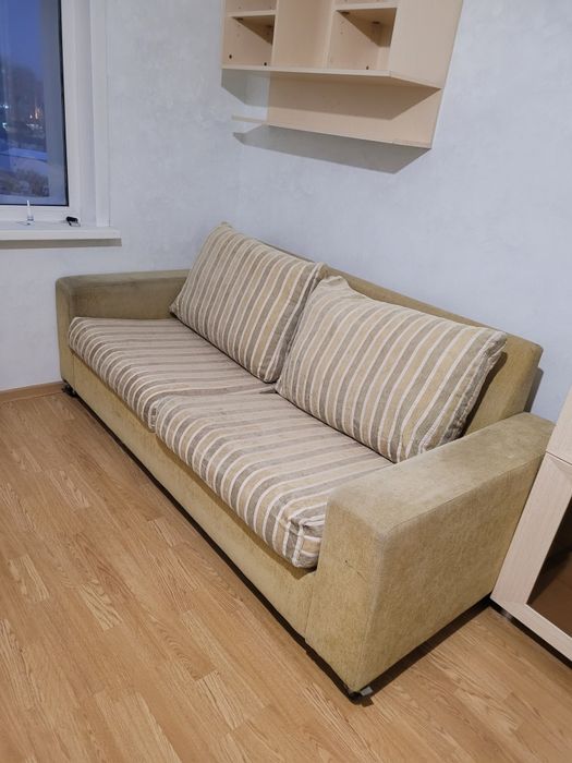 Продам диван, раскладывается.