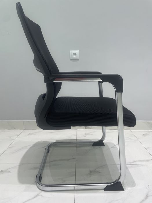 Офисное кресло стул для посетителей модель Santana