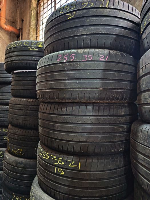 Anvelope vara 255 35 21 Bridgestone 5-6mm an 2019 și 2021