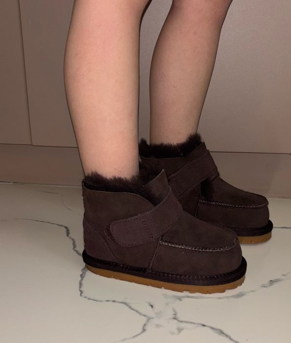 Продам новые детские угги