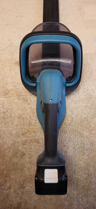 MAKITA Duh523 520mm Foarfeca de Gard Viu ca Noua +acumulator 5A foarte putin folosita