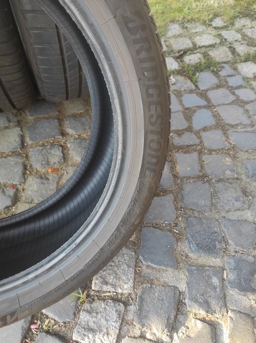 245/40/19 Bridgestone