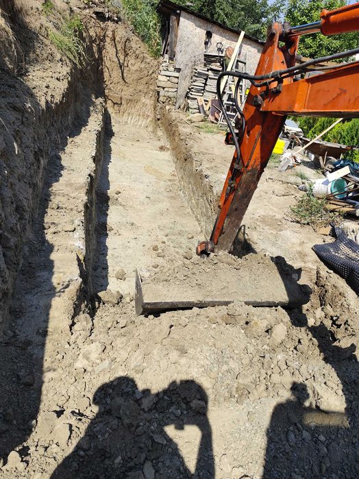 Услуги с мини багер ХИДРАВЛИЧЕН ЧУК