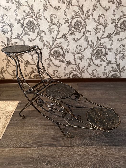 Подставка под цветы