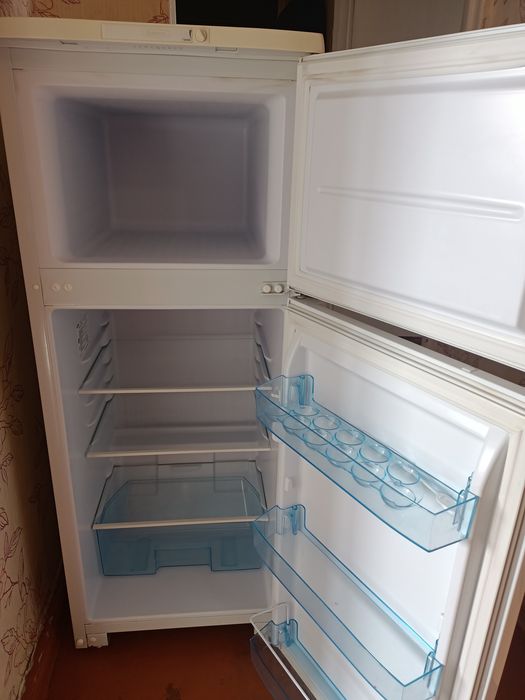 Холодильник Бирюса