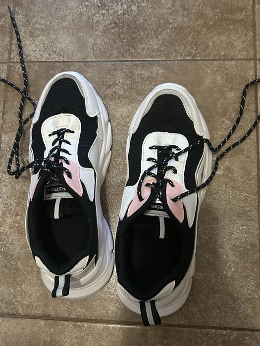 Маратонки със светлоотразител