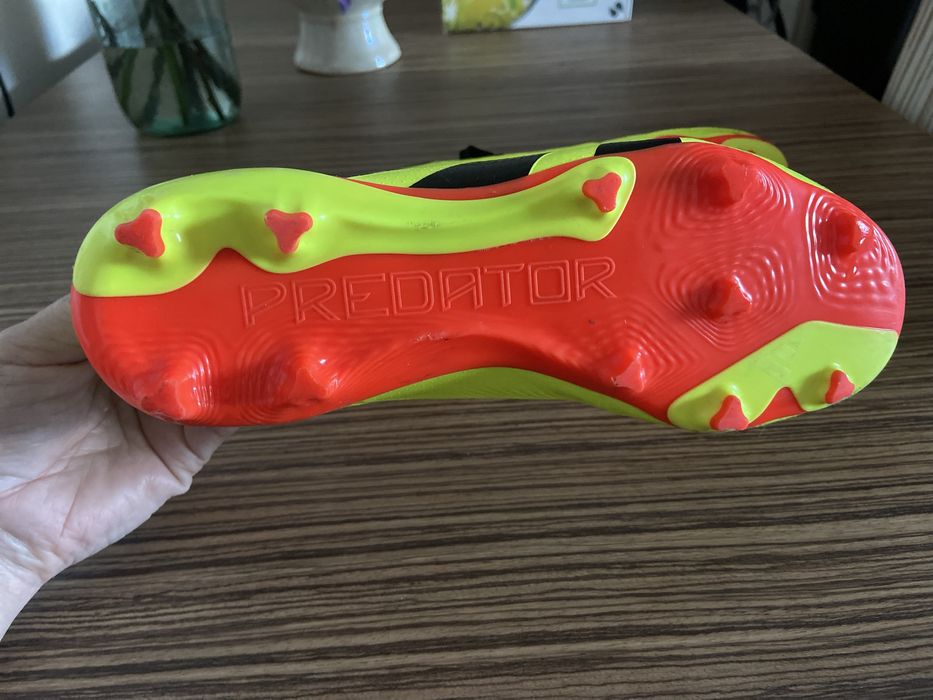 Бутсы adidas predator