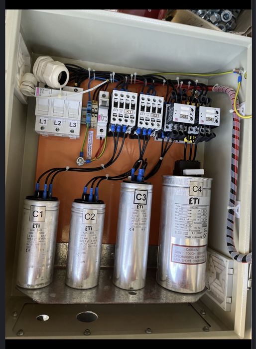 Sistem automat de compensare a factorului de putere