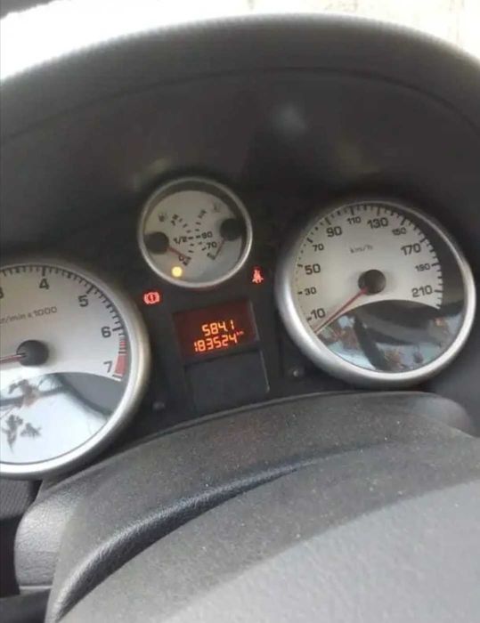 Peugeot 207 бензин