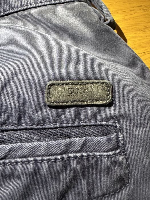 Pantaloni Hugo Boss bleumarin – stare foarte bună – model chinopremium