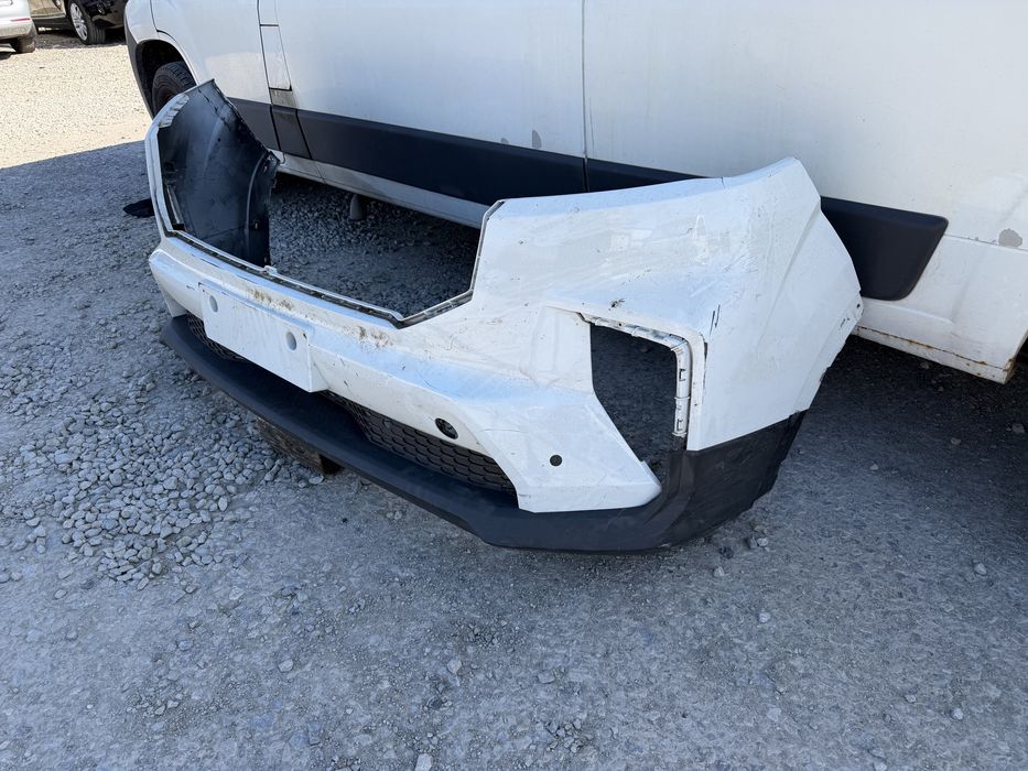 Предна броня за Saic Maxus V90
