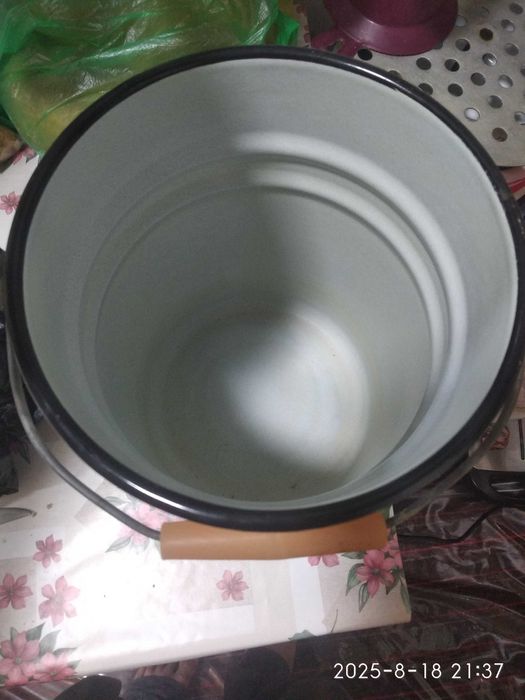 Продаются бидоны 2 шт