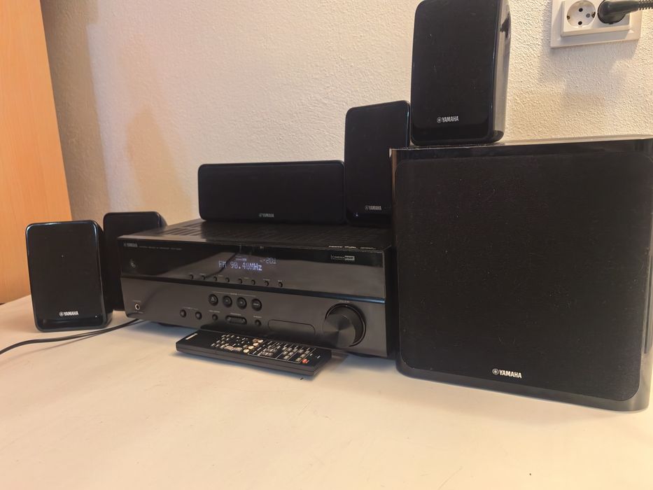 Amplificator Yamaha HTR 2067 cu boxe Yamaha  NS B20 si Subwoofer NS SWP 20 telecomanda originala