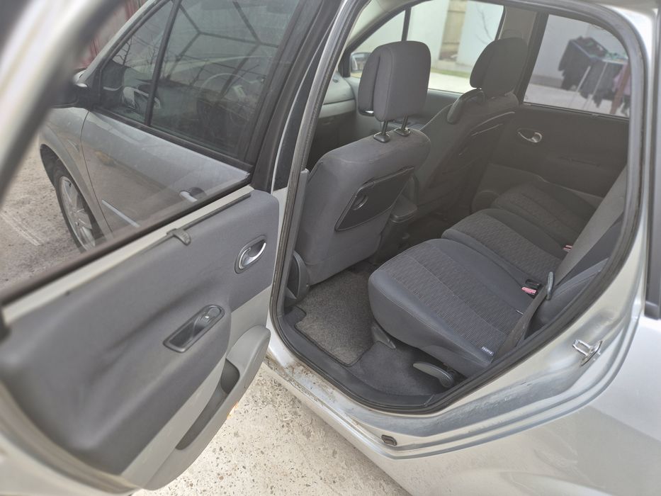 Renault Grand Scenic, 1.9 dCi, 7 locuri, Keyless go, clima