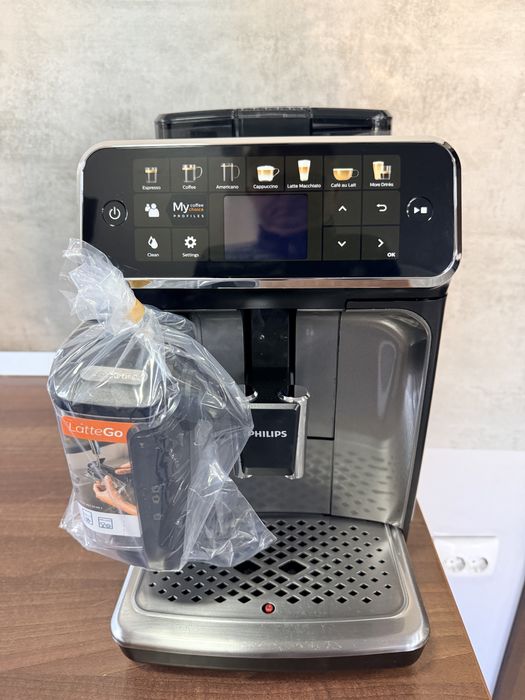 Espressor expresor aparat de cafea Philips model EP 5400
