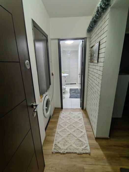 Vand apartament cu o suprafata de 58 mp, situata etajul 2/4.