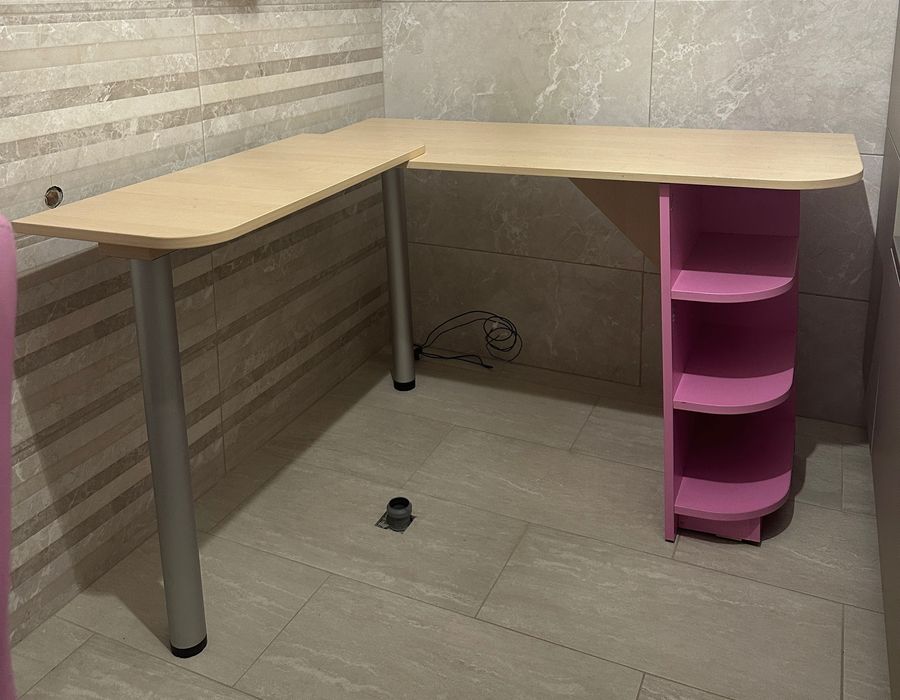 Birou 200 lei cu raft lateral  si /sau cu extensie de colt.