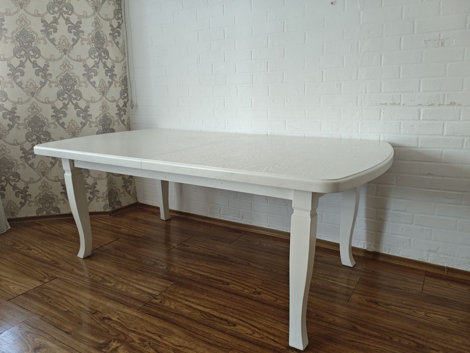 Продам стол, стулья, ширму.