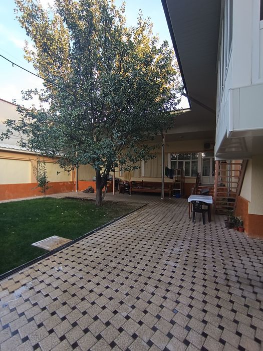 Hovli sotiladi Huvaydoda