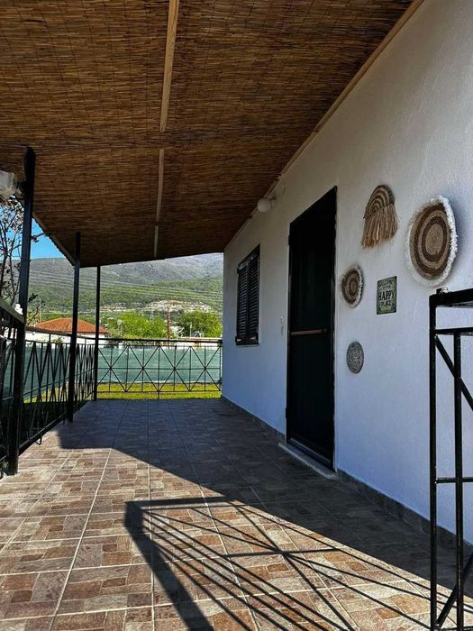 Къща в Аспровалта Ривиера – на 300 метра от морето