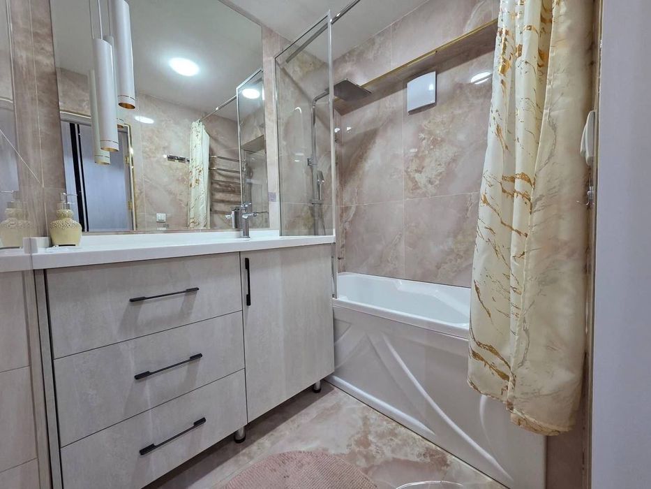 Продается 2х комнатная квартира, ориентир: Алайский рынок, 60м²
