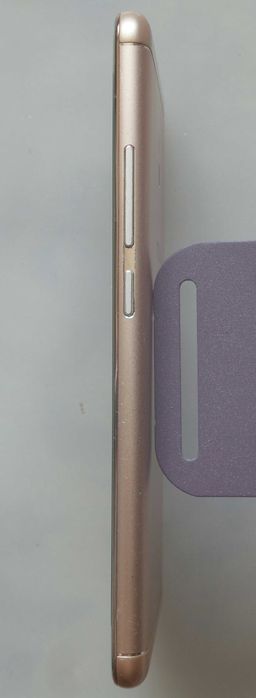 Продаю смартфон Meizu M5s.