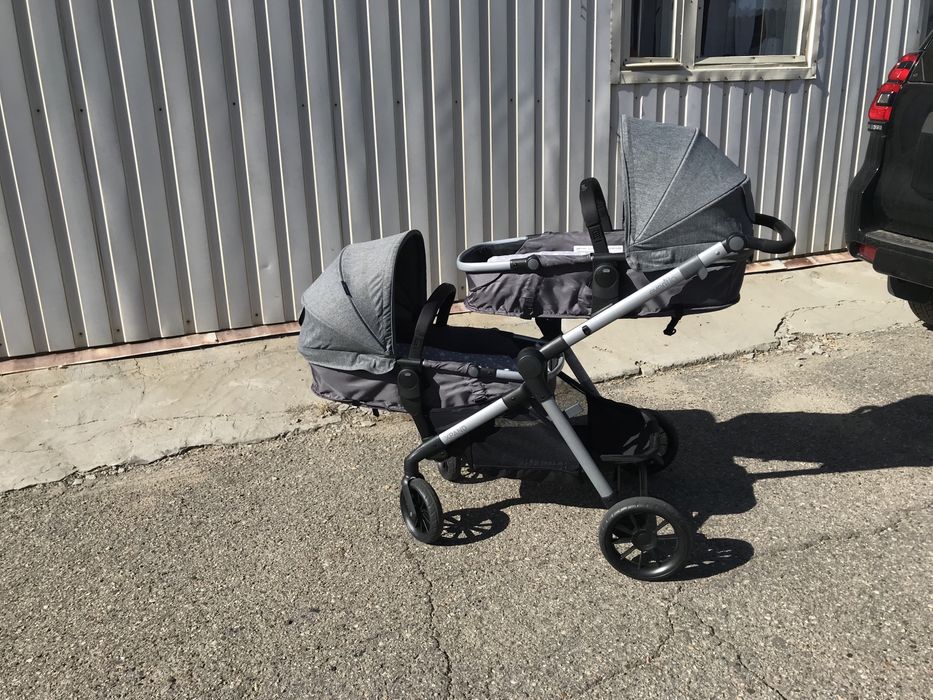 Продам коляску для двойняшек / близнецов