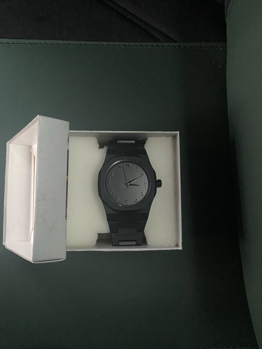 Часы CASIO черные минималистические