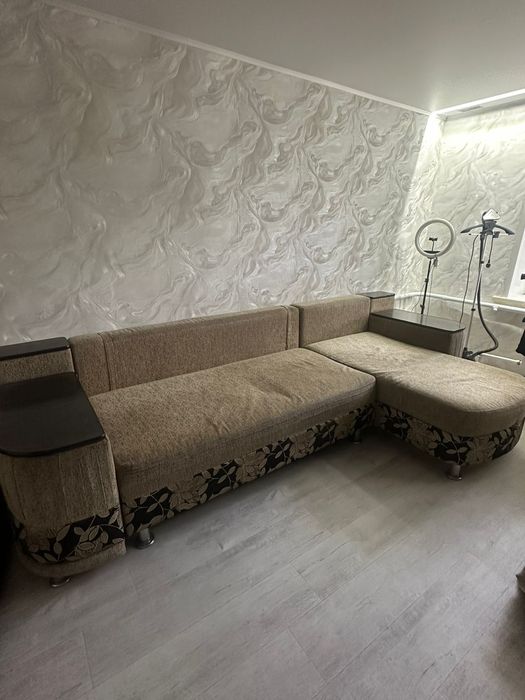 Диван угловой б/у