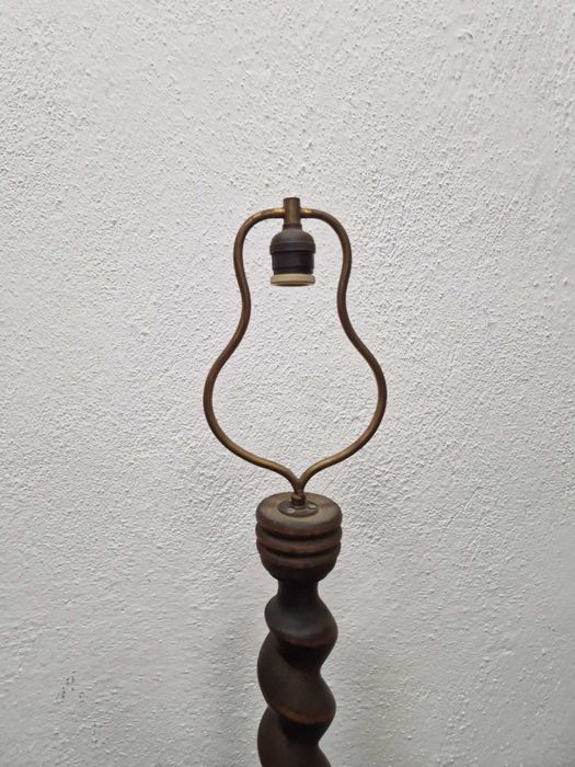 Френска настолна лампа лампион от масивно дърво