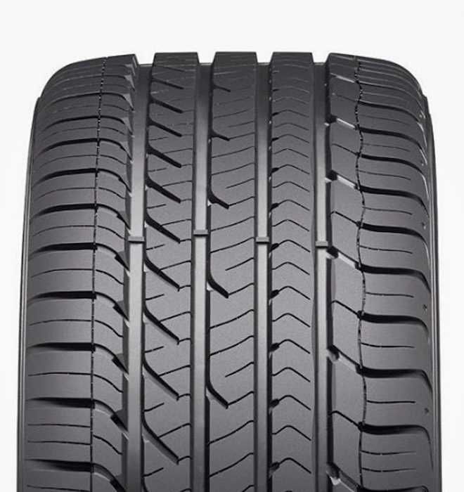 Продается шины Goodyear 245/40R18 96W Eagle Sport FZ TZ