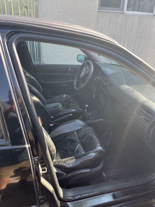 Продаю машину Volkswagen Jetta