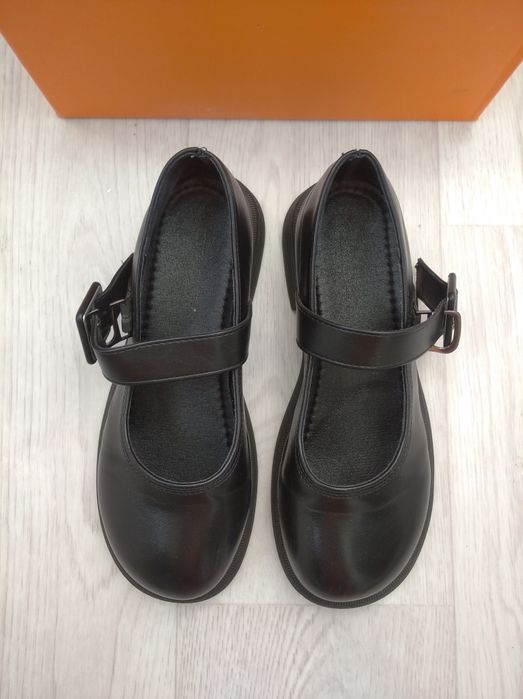 Школьные туфли на девочку