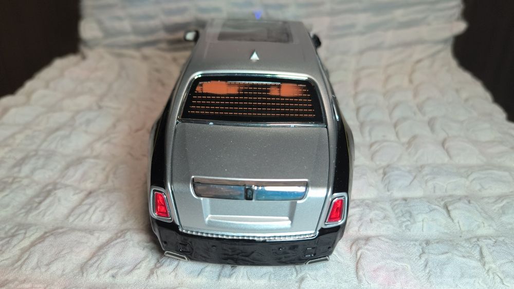 Метална кола Rolls Royce Phantom,1:18 , чисто нова
