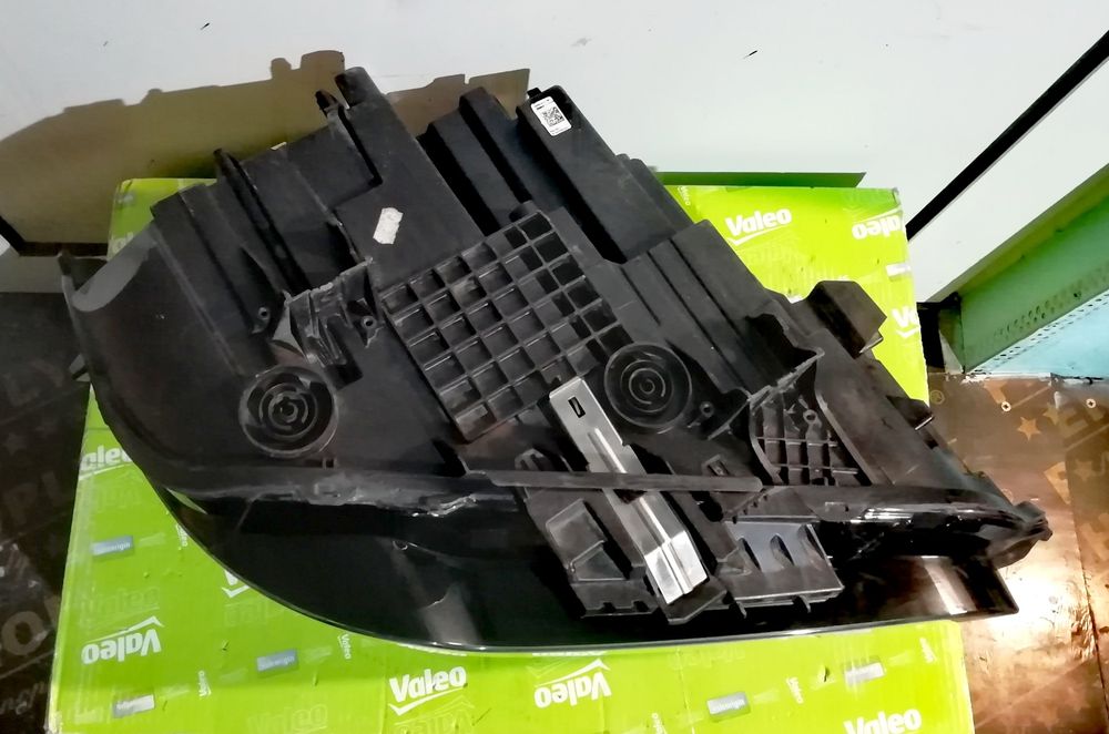 Фар Фарове за BMW X1 F48 / БМВ Х1 Ф48 FULL LED Facelift.