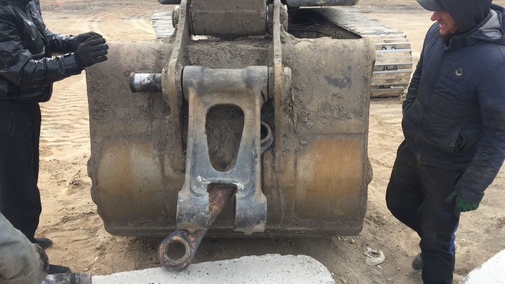 Ремонт ковша эксковаторов,, коронок, адаптеров, на выезд. Есть генира