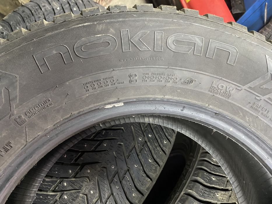 На 18. 285/60 шипы  Нокия