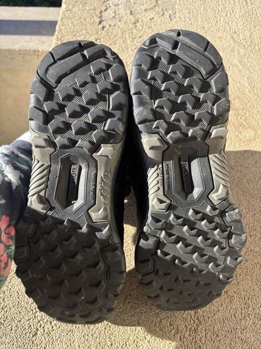 Маратонки adidas Terrex номер 40