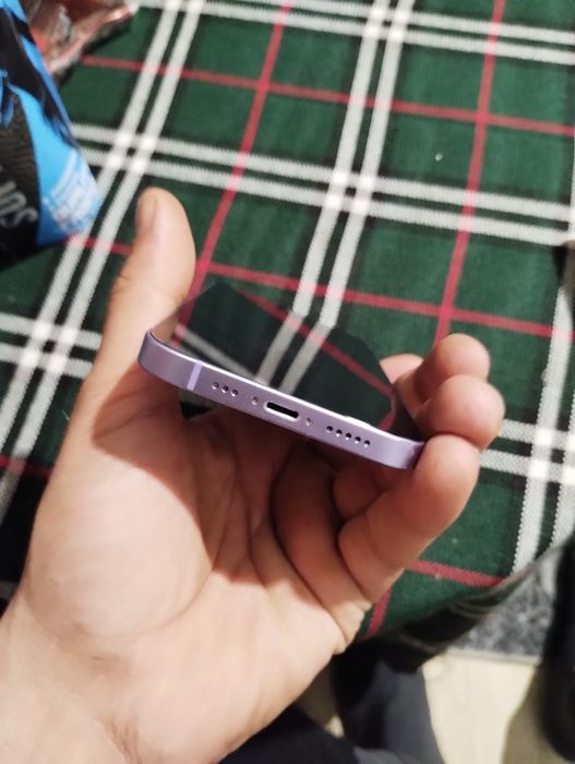 Iphone 12 чист лилав